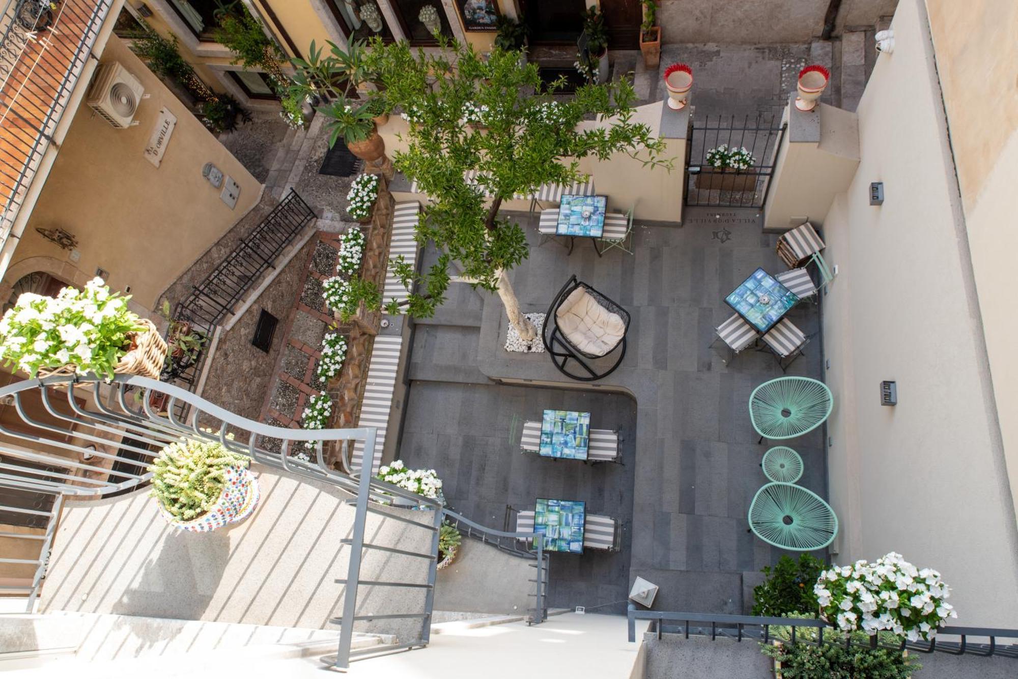 Villa D'Orville Luxury Suites Taormina Ngoại thất bức ảnh