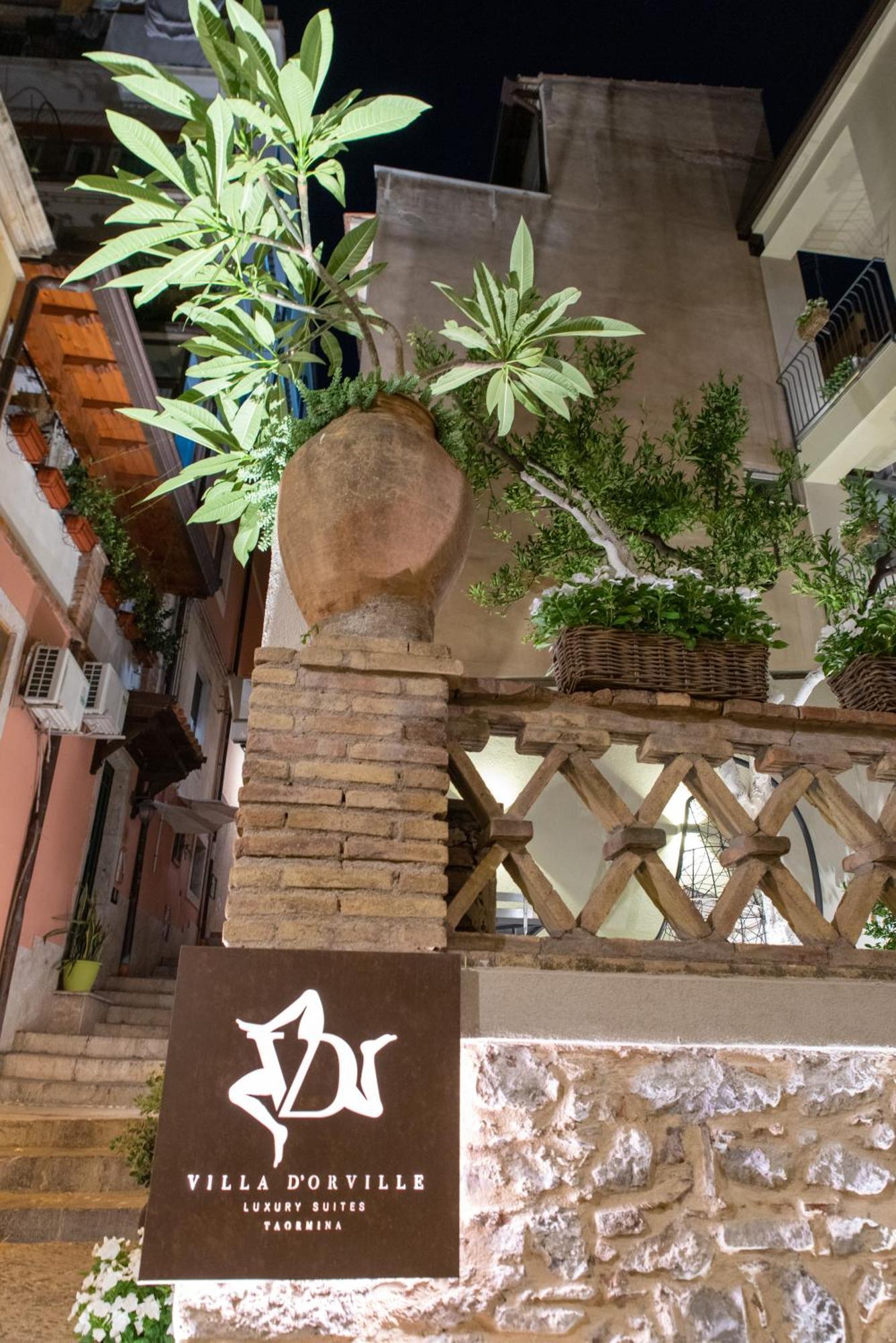 Villa D'Orville Luxury Suites Taormina Ngoại thất bức ảnh