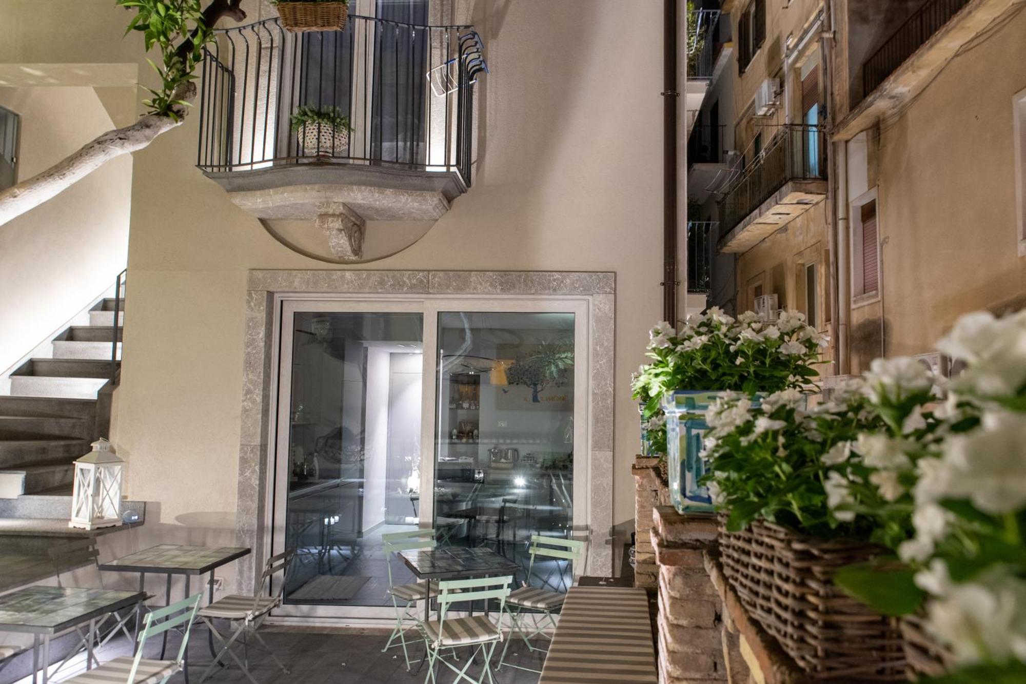 Villa D'Orville Luxury Suites Taormina Ngoại thất bức ảnh