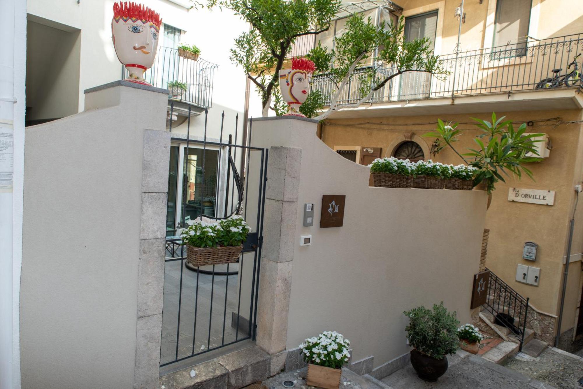 Villa D'Orville Luxury Suites Taormina Ngoại thất bức ảnh