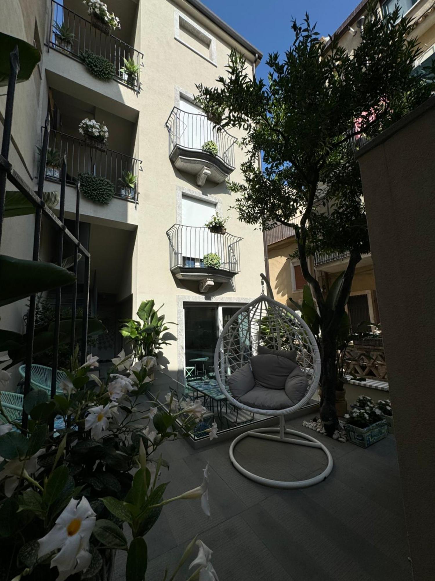 Villa D'Orville Luxury Suites Taormina Ngoại thất bức ảnh